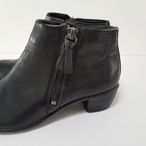 Ecco | Women's Shape M35 Ankle Boots - Picture 6 of 8